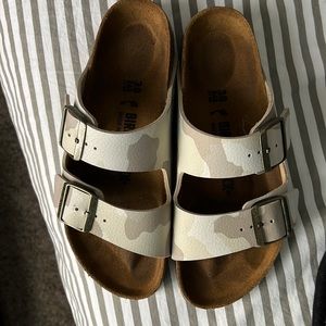 Cream/beige Birkenstock Sandals